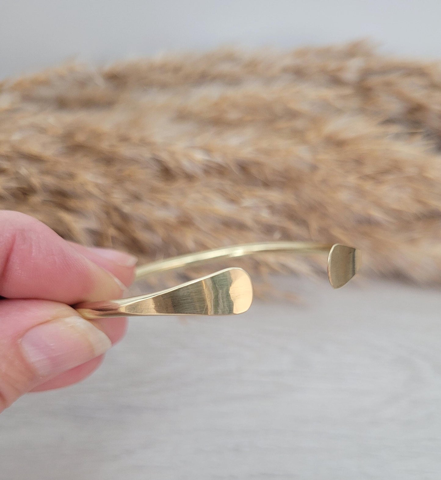Brass hammered bracelet / Hammered jewellery / Adjustable / Simple bracelet / Minimal / Gift / Gold / Golden