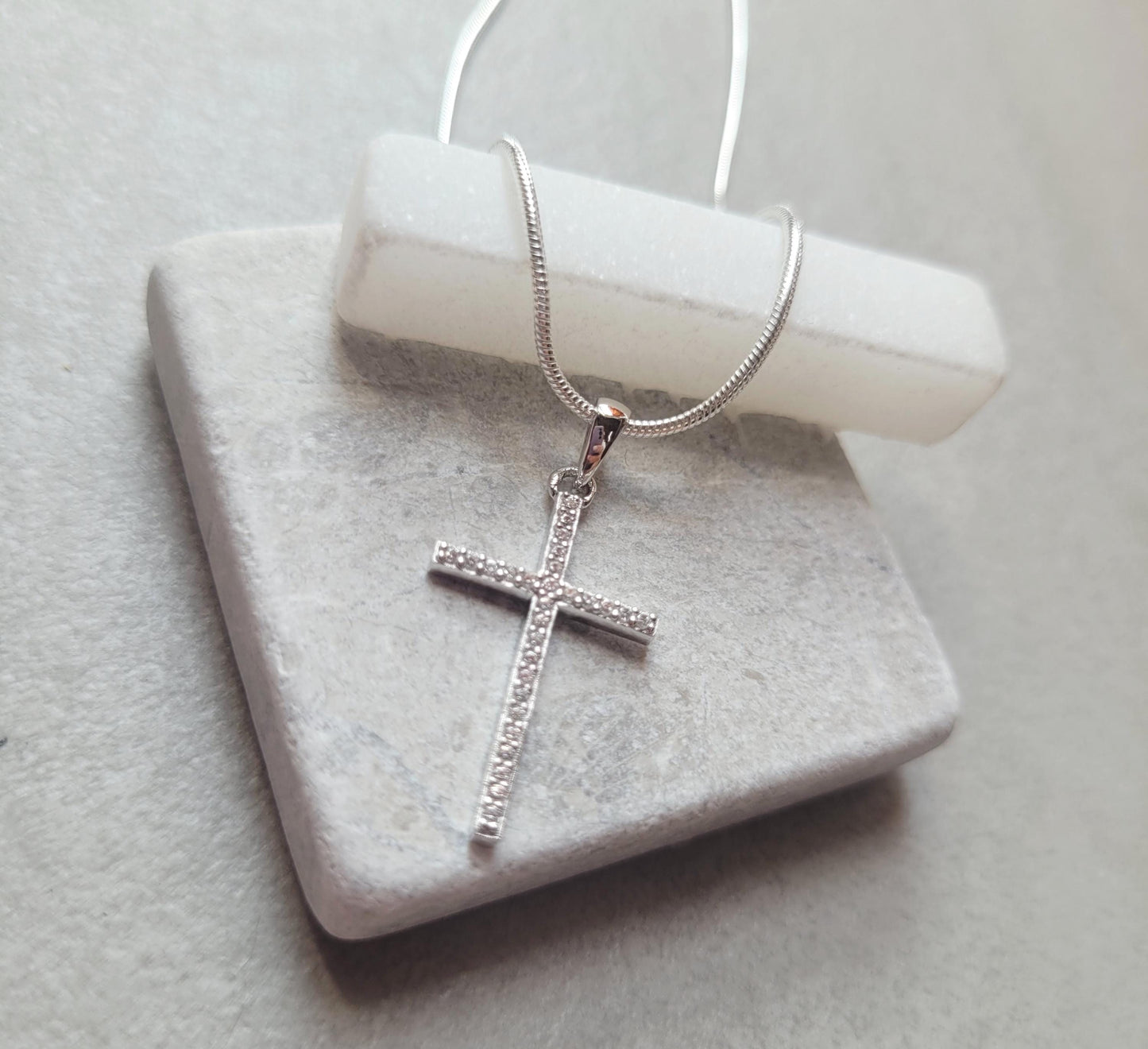 Sterling silver cross necklace / Cross / Gift / Silver chain / Silver necklace / Minimal / Minimalist