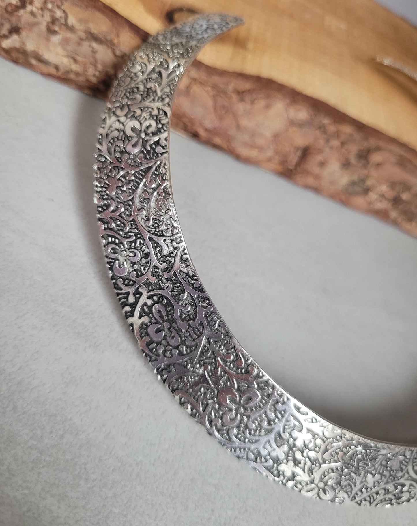 Silver choker necklace / Unique Flower design / Ethnic necklace / Gift / Silver / Statement / Luxurious / Modern / Minimal / Elegant /