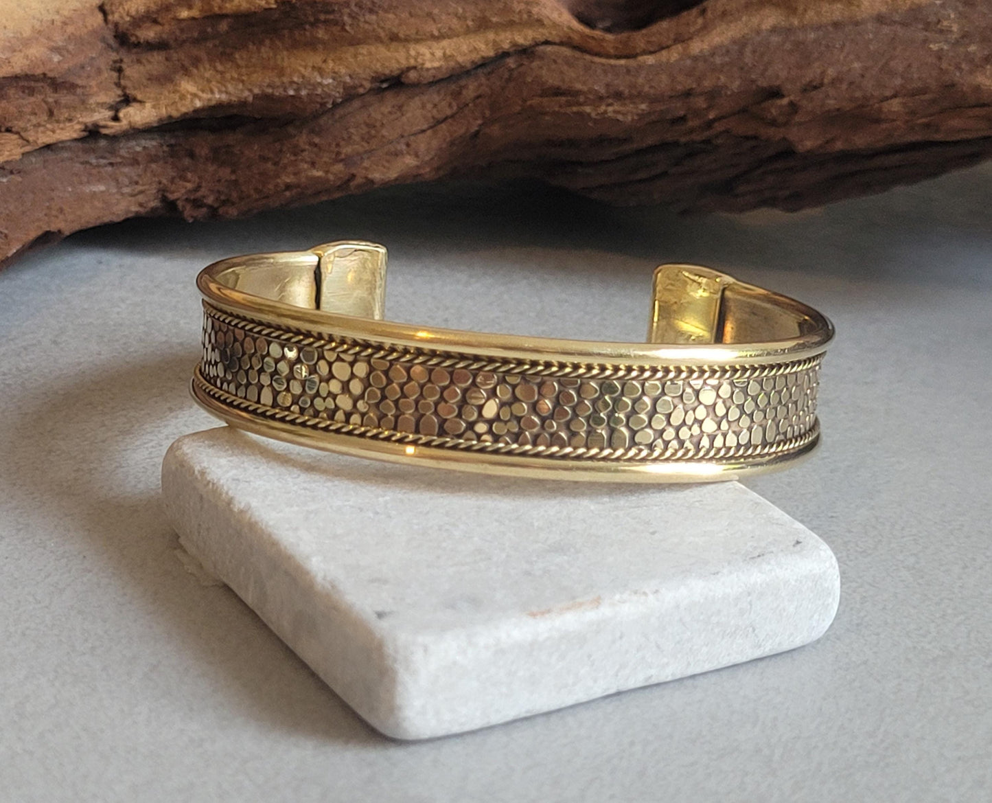 Brass bracelet / Detailed bracelet / Bangle Cuff / Simple / Minimal / Minimalist jewellery / Gift / Ethnic /