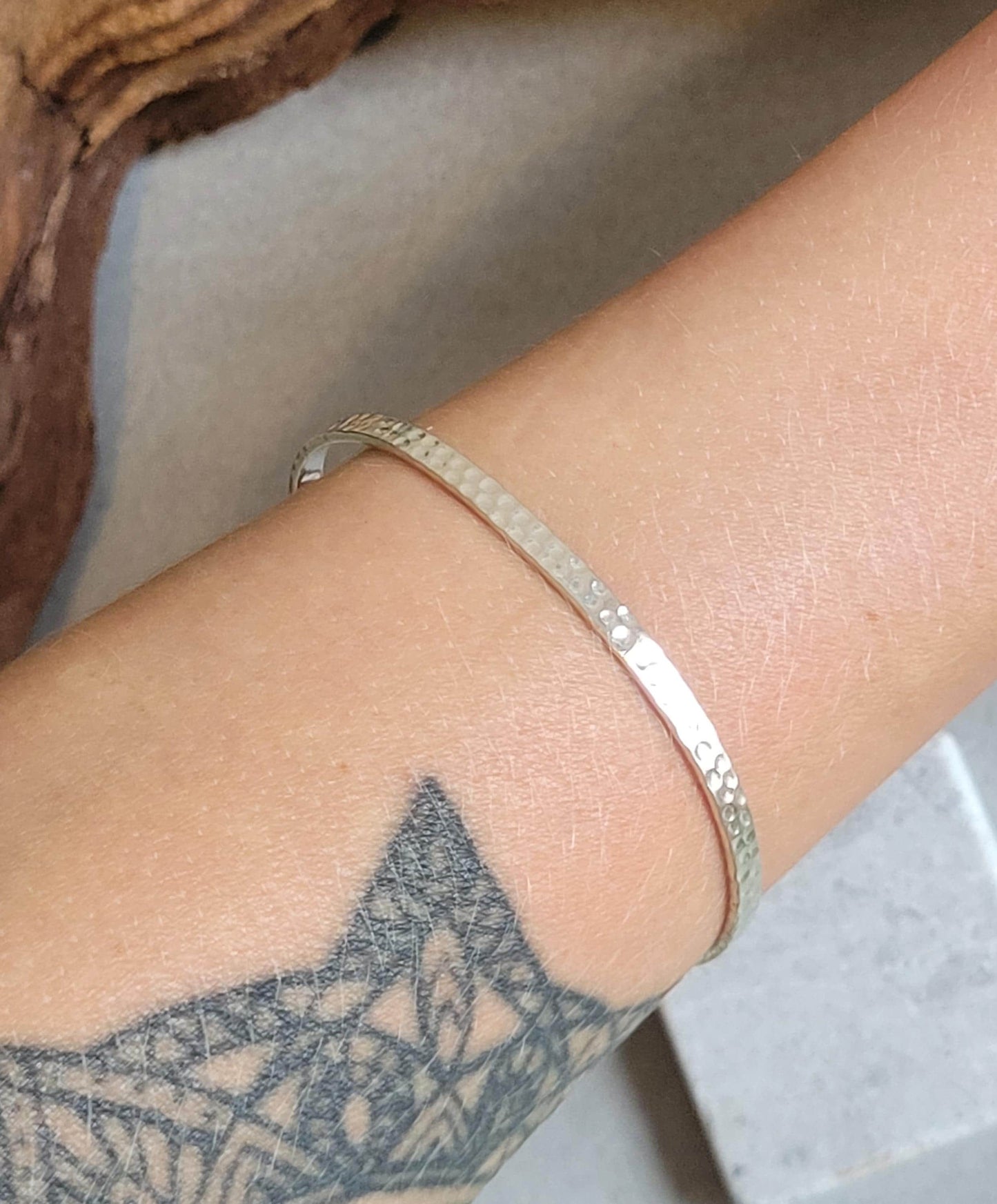 Silver hammered bracelet / Hammered jewellery / Adjustable / Simple bracelet / Minimal / Gift / Stackable bracelet