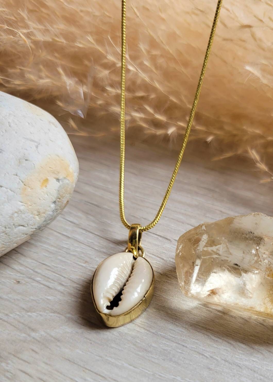 Golden shell necklace / Beach jewellery / sea shell / Bohemian / Boho / Pretty / Ethnic