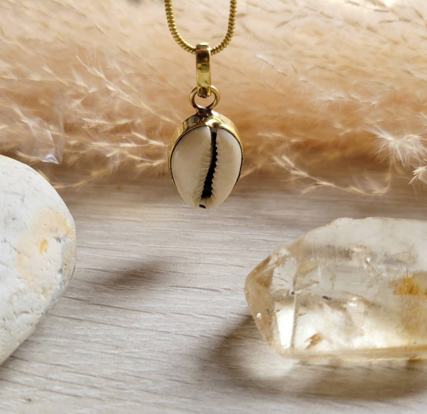Golden shell necklace / Beach jewellery / sea shell / Bohemian / Boho / Pretty / Ethnic