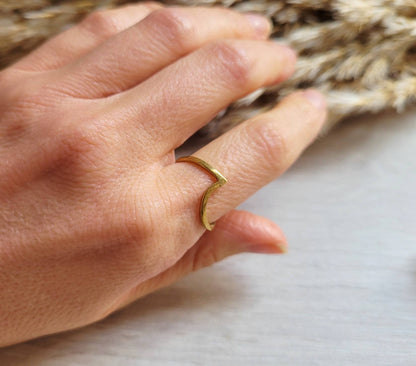 Wave ring / Golden ring / Jewellery / sea Jewellery / Small gift / her gift / Minimal / Minimalist / Free delivery