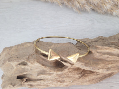 Brass arrow bracelet / Adjustable golden bracelet / Ethnic / Gift / Unisex / Hippie / Hypoallergenic