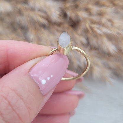 Brass minimalist ring / Rose quartz jewellery / Boho / Bohemian / Ethnic / Pretty / Hippie / Pink stone