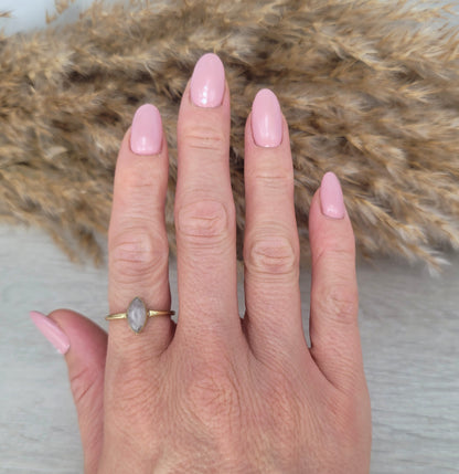 Brass minimalist ring / Rose quartz jewellery / Boho / Bohemian / Ethnic / Pretty / Hippie / Pink stone