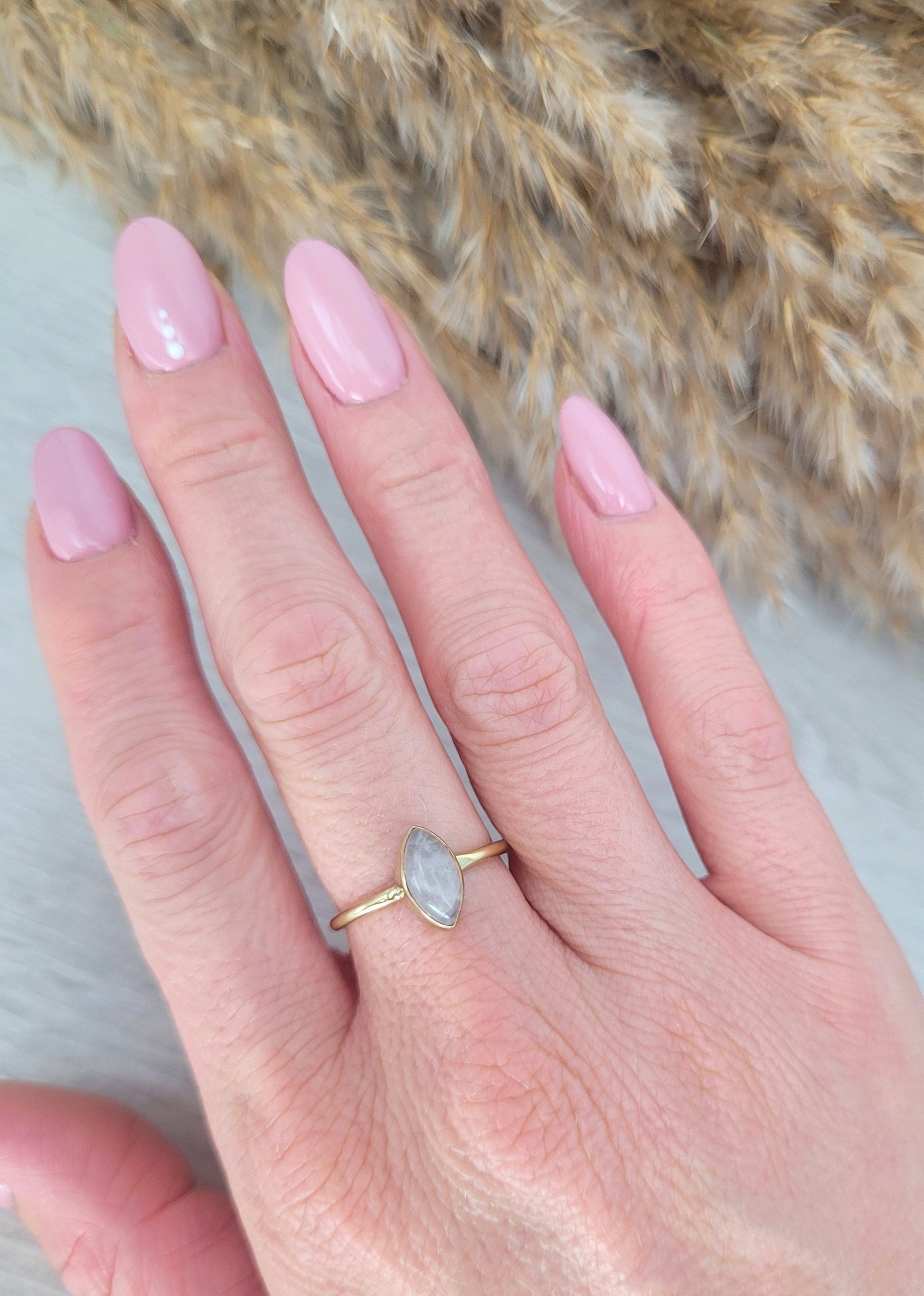 Brass minimalist ring / Rose quartz jewellery / Boho / Bohemian / Ethnic / Pretty / Hippie / Pink stone