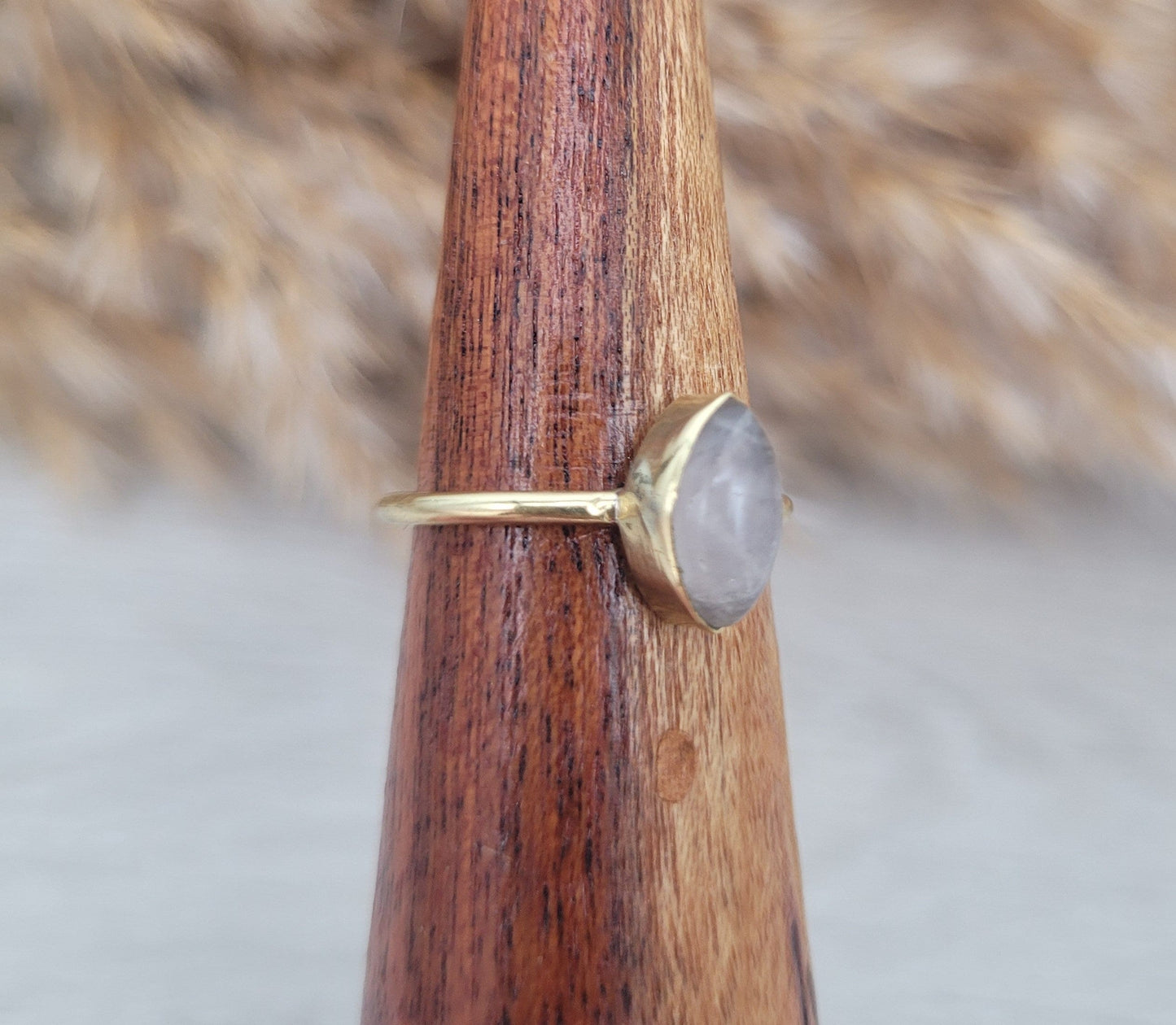 Brass minimalist ring / Rose quartz jewellery / Boho / Bohemian / Ethnic / Pretty / Hippie / Pink stone