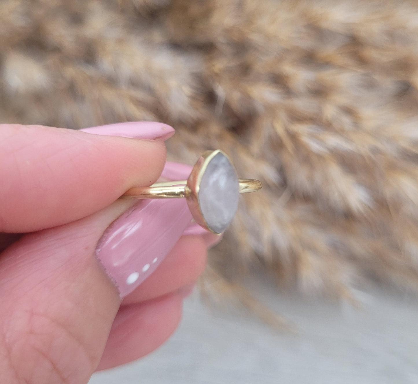 Brass minimalist ring / Rose quartz jewellery / Boho / Bohemian / Ethnic / Pretty / Hippie / Pink stone
