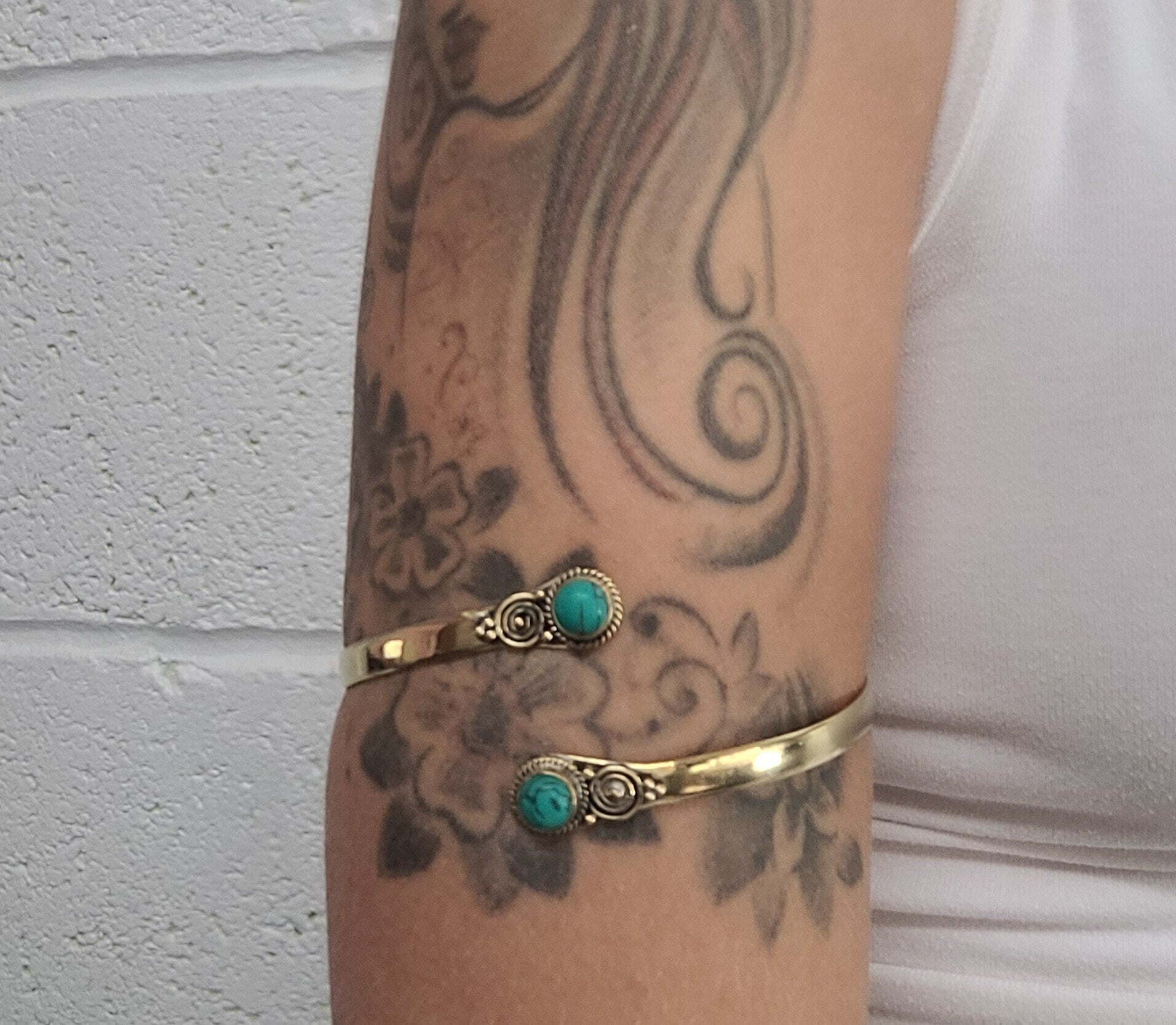 Brass arm bracelet with Turquoise stone / Gold bracelet / Hippie / Healing / Jewellery / Unique Gift / Adjustable