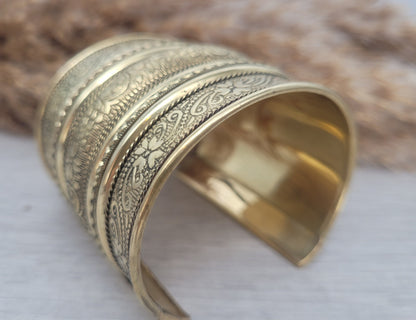 Large gold detailed cuff bracelet /Gold bracele / Cuff bracelet /Unisex bracelet / Boho /Bohemian / Cuff / Large bracelet/Ethnic / Tribal