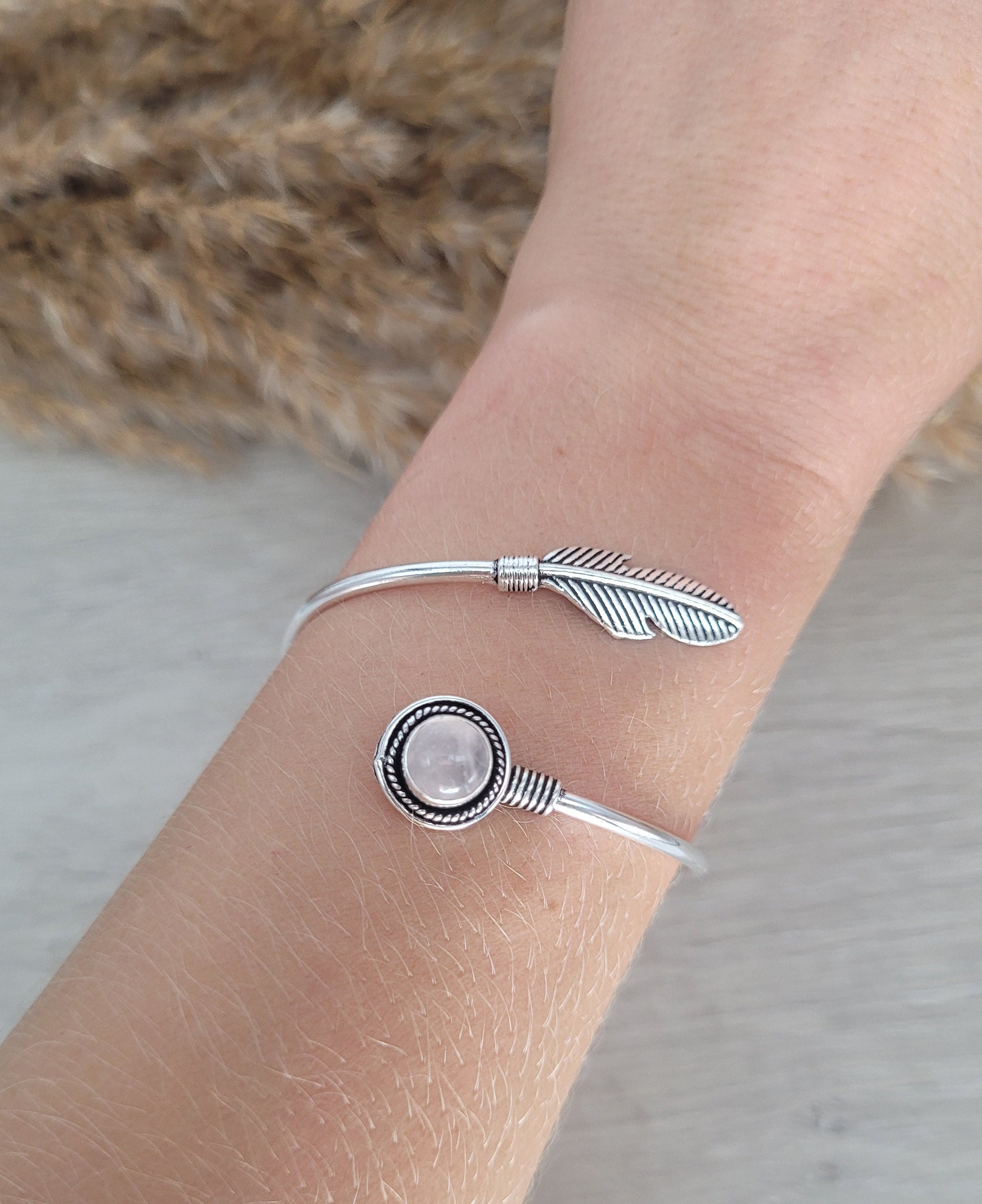 Silver rose quartz bohemian bracelet / Feather bracelet / Feather jewellery / Boho / Hippie / Healing / Festival / Crystal