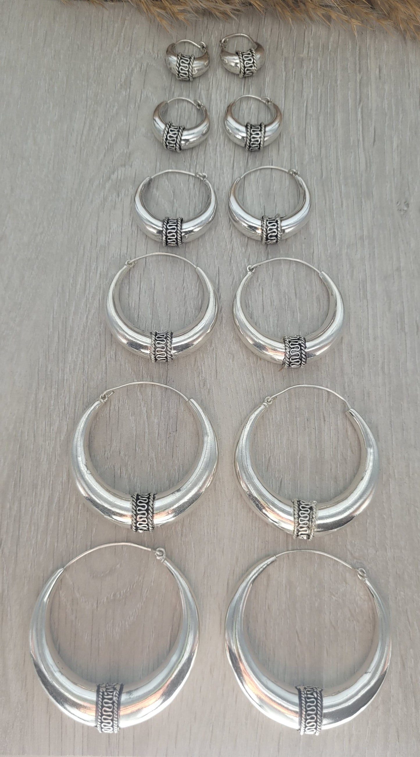 Silver chunky lightweight hoops / Small hoops / Large earrings / Gypsy / Bohemian / Boho / Ethnic hoops / Large hoops / Detailed