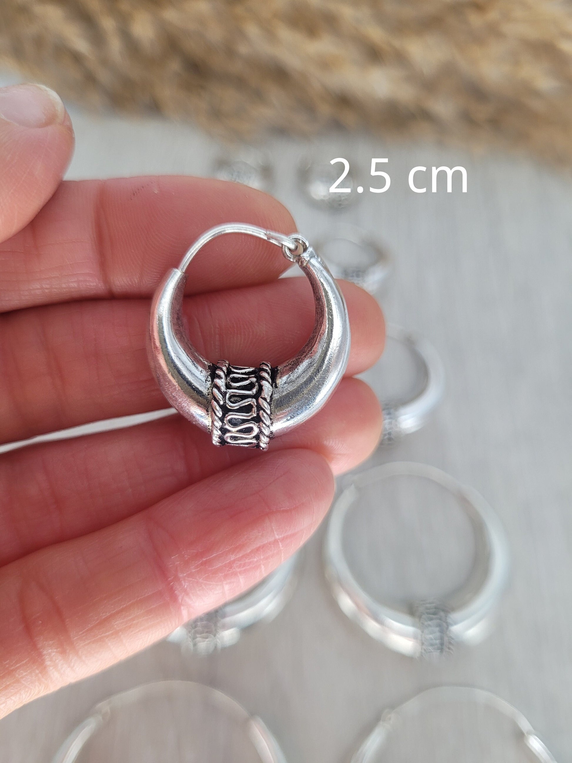 Silver chunky lightweight hoops / Small hoops / Large earrings / Gypsy / Bohemian / Boho / Ethnic hoops / Large hoops / Detailed