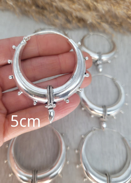 Silver chunky lightweight hoops / Big hoops / Large earrings / Gypsy / Bohemian / Boho / Ethnic hoops / Tribal