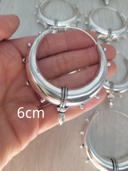Silver chunky lightweight hoops / Big hoops / Large earrings / Gypsy / Bohemian / Boho / Ethnic hoops / Tribal