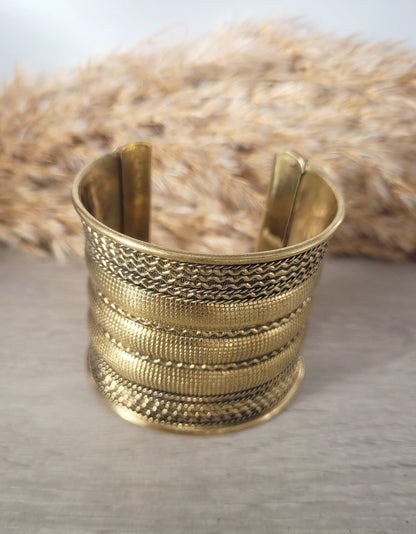 Large gold detailed cuff bracelet / Gold bracele / Cuff bracelet / Unisex bracelet / Boho / Bohemian / Cuff / Large bracelet/Ethnic / Tribal