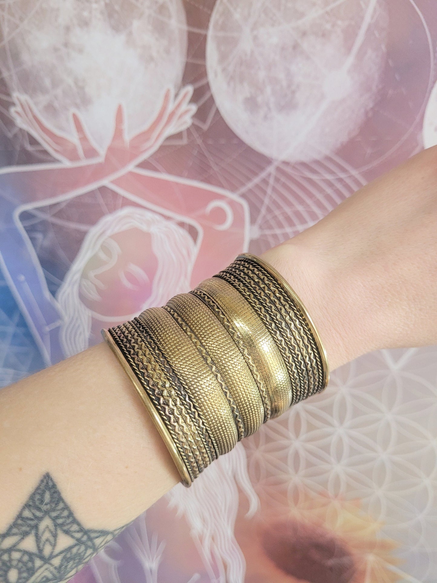 Large gold detailed cuff bracelet / Gold bracele / Cuff bracelet / Unisex bracelet / Boho / Bohemian / Cuff / Large bracelet/Ethnic / Tribal