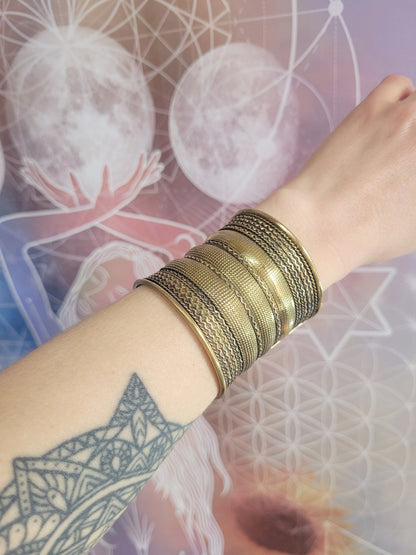 Large gold detailed cuff bracelet / Gold bracele / Cuff bracelet / Unisex bracelet / Boho / Bohemian / Cuff / Large bracelet/Ethnic / Tribal
