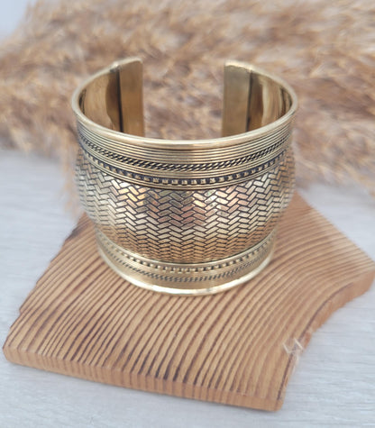 Large gold detailed cuff bracelet / Gold bracele / Cuff bracelet / Unisex bracelet / Boho / Bohemian / Cuff / Large bracelet/Ethnic / Tribal