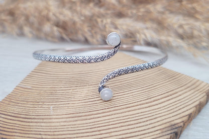 Silver moonstone arm bracelet / Upper arm cuff / Bangle / Crystal / Silver jewellery / Cute gift / Unique / Healing