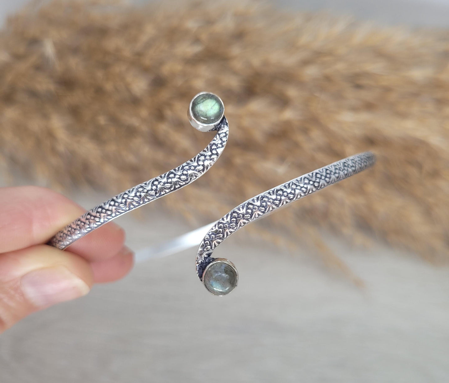 Silver labradorite arm bracelet / Arm cuff / Bangle / Crystal / Silver jewellery / Cute gift / Unique / Healing