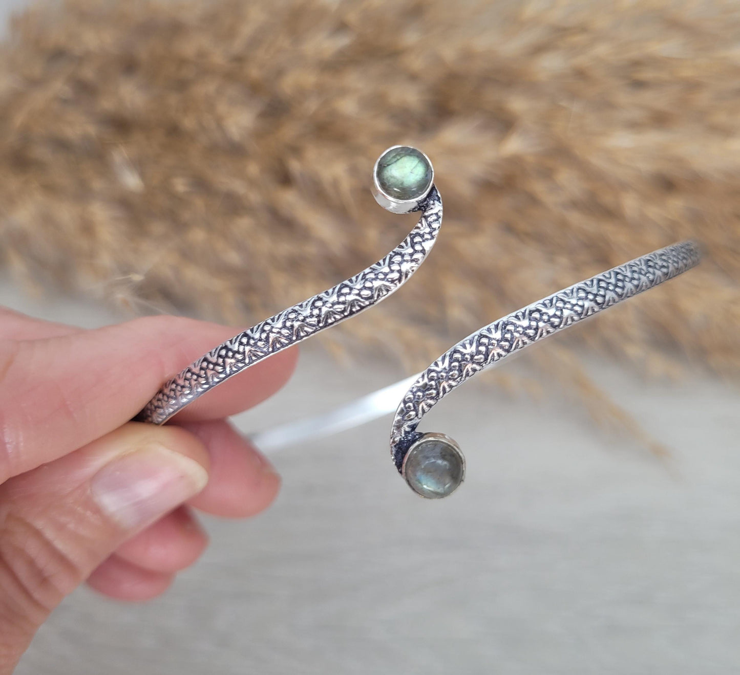 Silver labradorite arm bracelet / Arm cuff / Bangle / Crystal / Silver jewellery / Cute gift / Unique / Healing