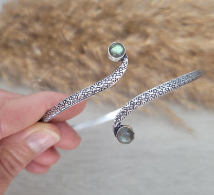 Silver labradorite arm bracelet / Arm cuff / Bangle / Crystal / Silver jewellery / Cute gift / Unique / Healing