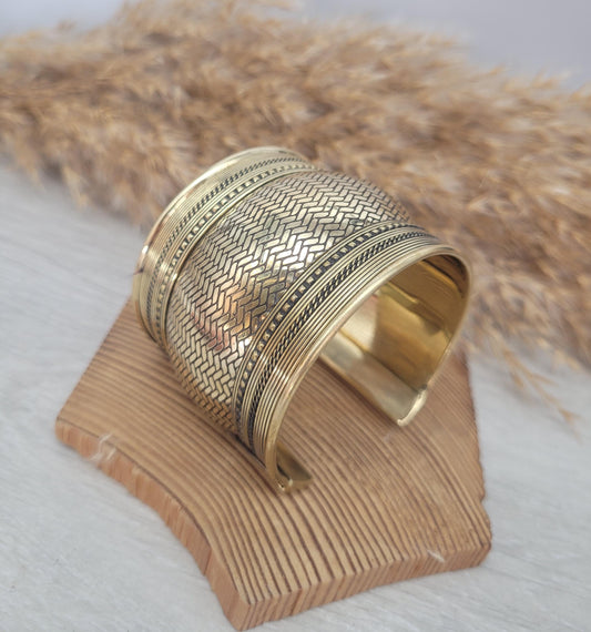 Large gold detailed cuff bracelet / Gold bracele / Cuff bracelet / Unisex bracelet / Boho / Bohemian / Cuff / Large bracelet/Ethnic / Tribal