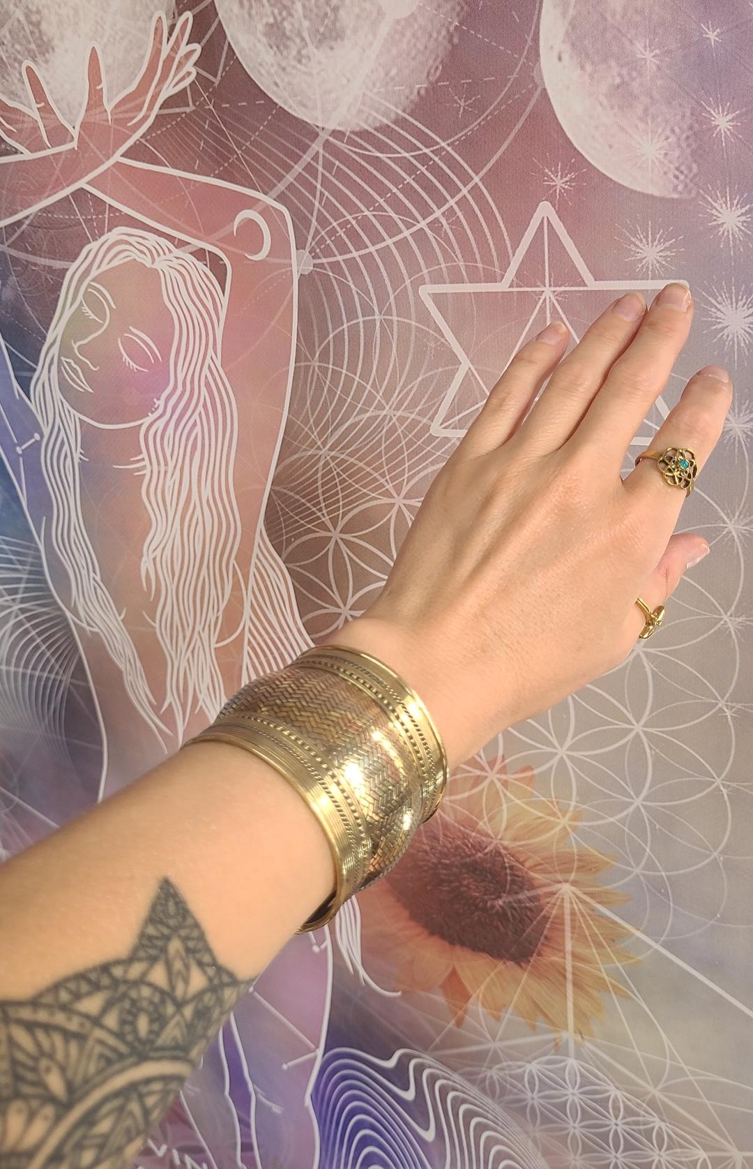 Large gold detailed cuff bracelet / Gold bracele / Cuff bracelet / Unisex bracelet / Boho / Bohemian / Cuff / Large bracelet/Ethnic / Tribal