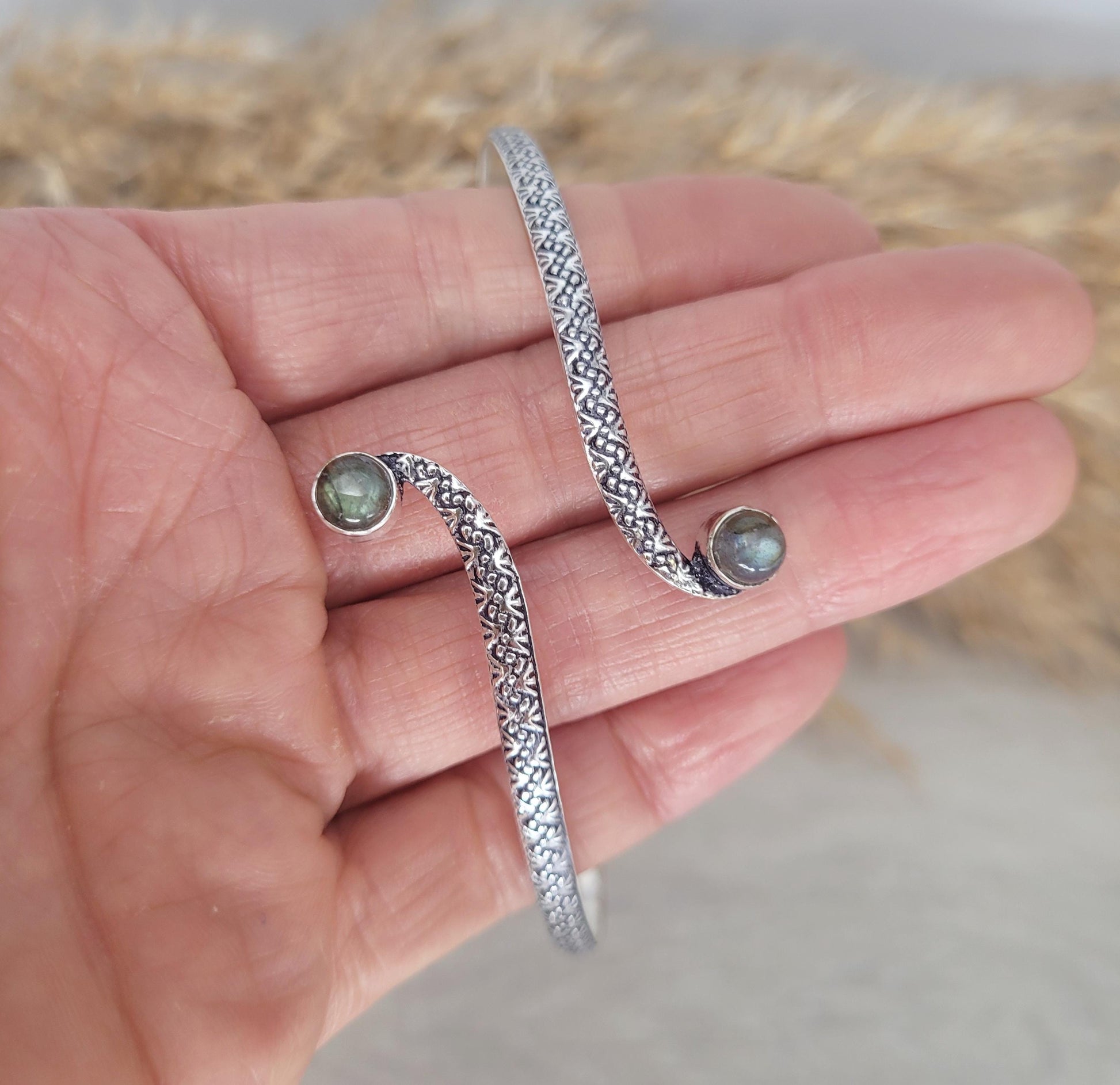 Silver labradorite arm bracelet / Arm cuff / Bangle / Crystal / Silver jewellery / Cute gift / Unique / Healing