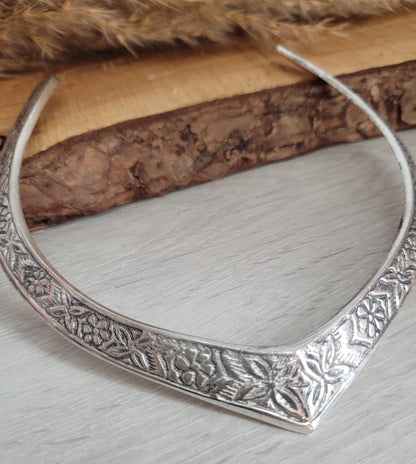 Silver choker / Sliver jewellery / Tribal / Unique design / Gift / Boho / Bohemian / Festival / Hippie / Ethnic / Flower design