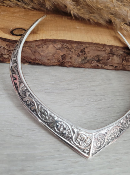 Silver choker / Sliver jewellery / Tribal / Unique design / Gift / Boho / Bohemian / Festival / Hippie / Ethnic / Flower design