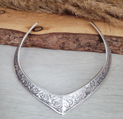 Silver choker / Sliver jewellery / Tribal / Unique design / Gift / Boho / Bohemian / Festival / Hippie / Ethnic / Flower design
