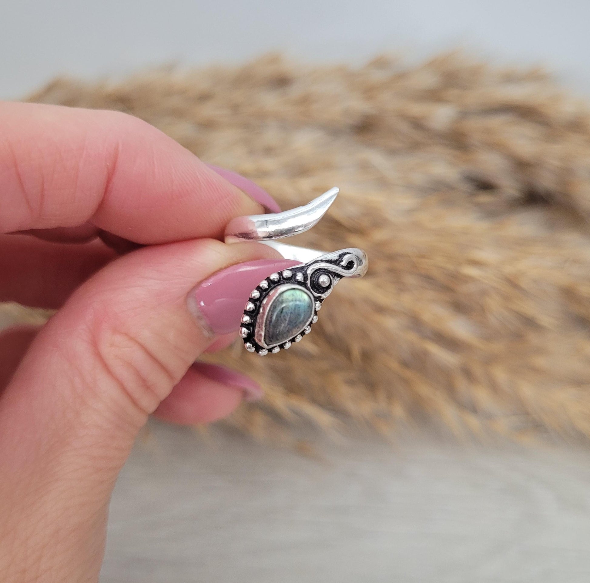 Silver ring / Adjustable ring / Silver jewellery / Boho ring / Bohemian / Pretty / Elegant Labradorite / Ethnic
