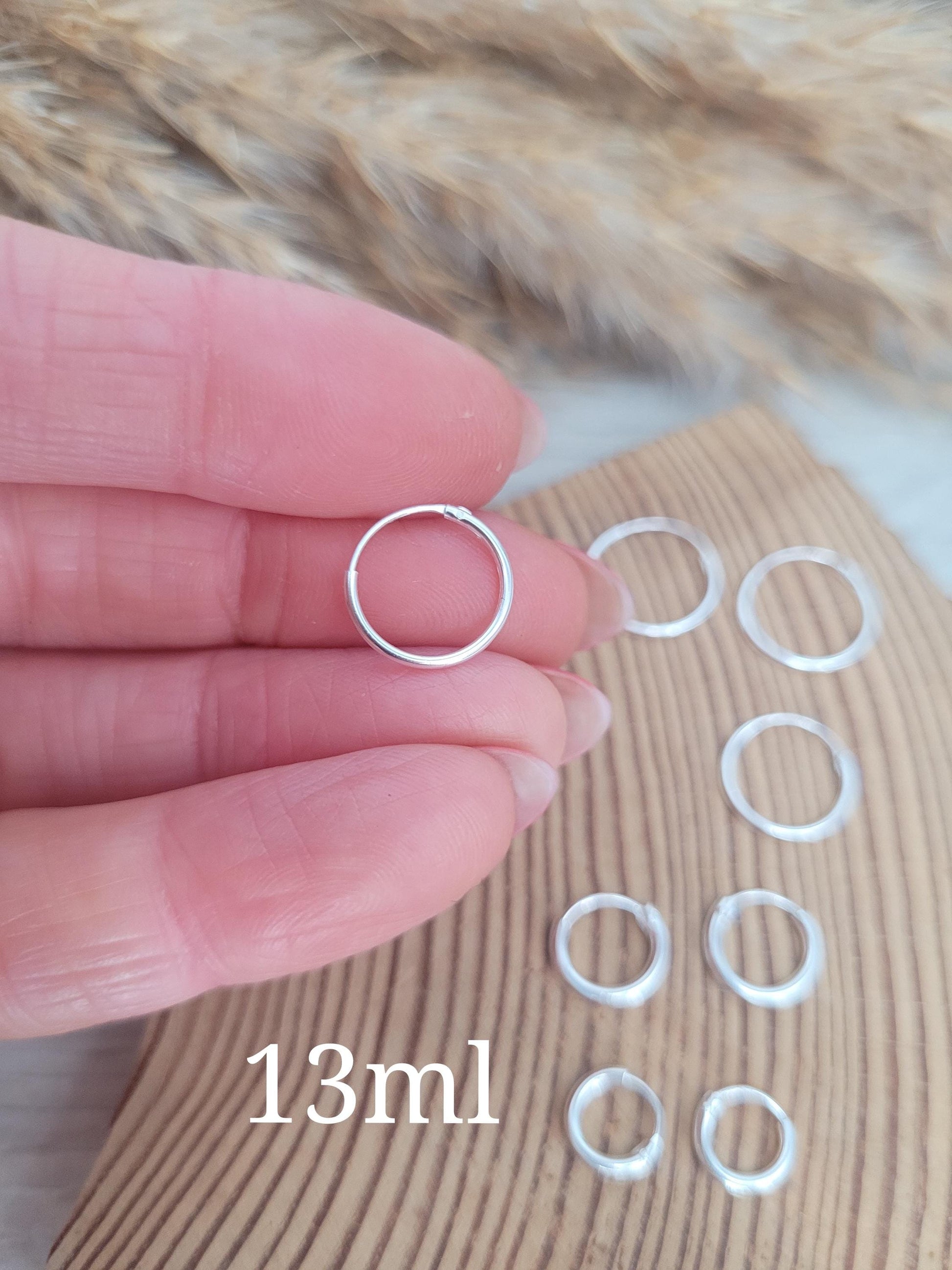 Sterling silver hoops / Small hoops / Hugges / Hoops / Small hoops / Minimalist / Simple / Gift