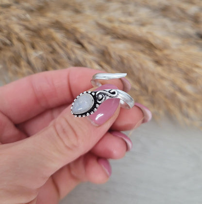 Silver ring / Adjustable ring / Silver jewellery / Boho ring / Bohemian / Pretty / Hippie / Elegant