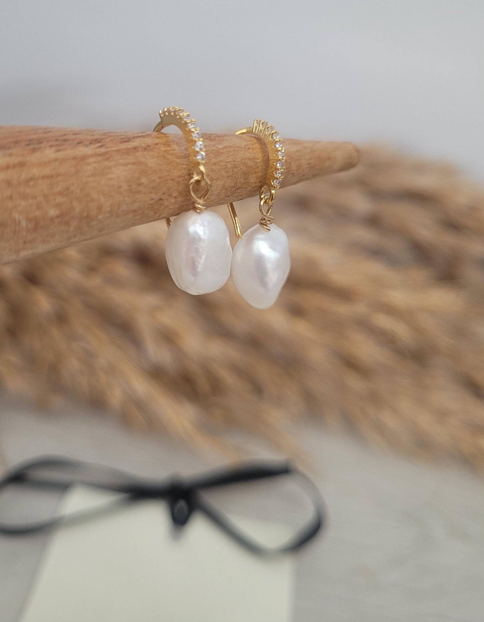 Fresh water pearl earrings / 18k gold plated / Wedding jewellery / Gift / Minimal / Pearl / Drop earrings