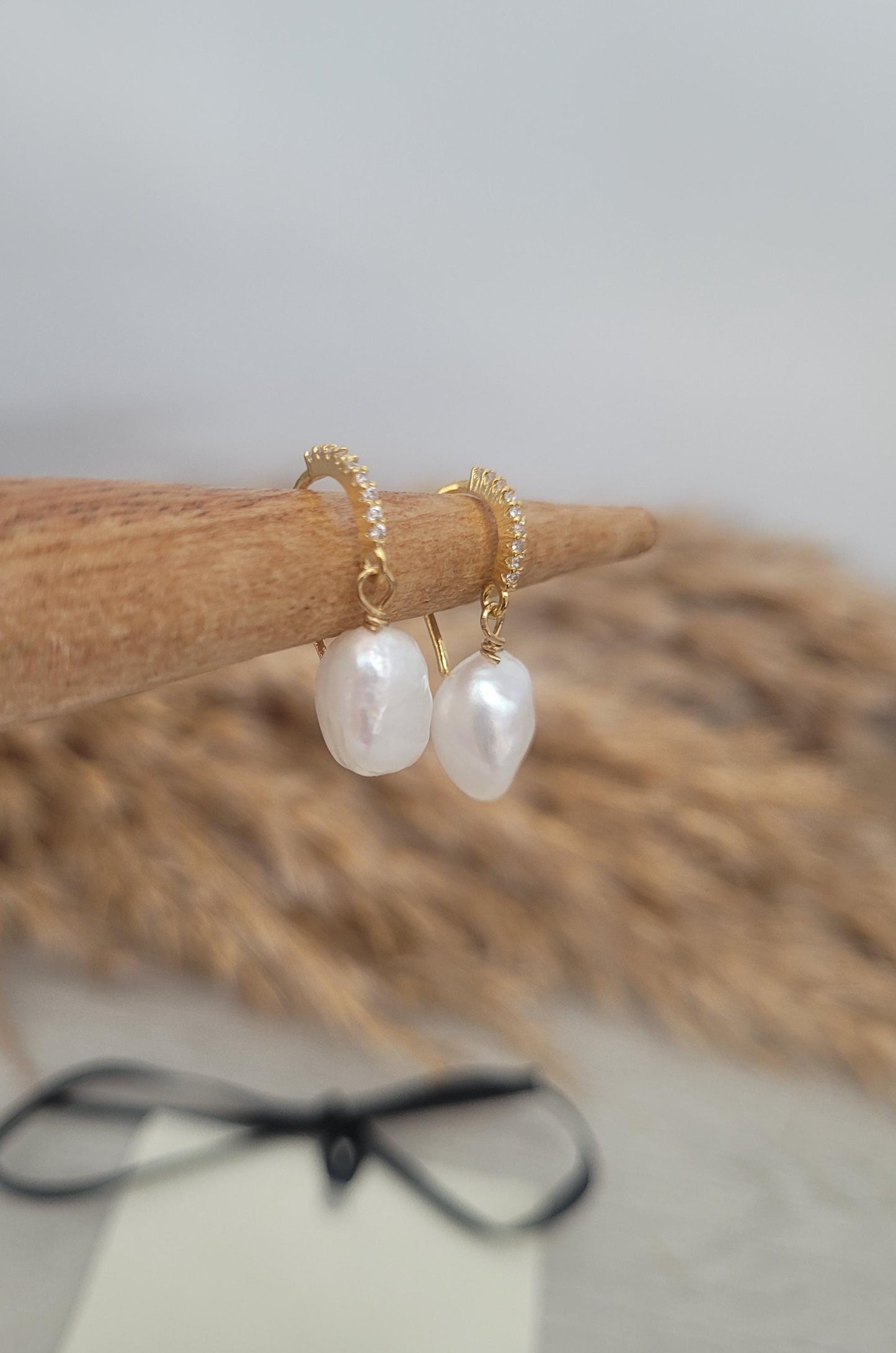 Fresh water pearl earrings / 18k gold plated / Wedding jewellery / Gift / Minimal / Pearl / Drop earrings