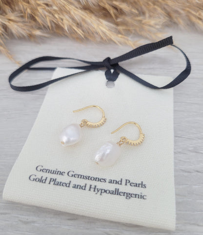 Fresh water pearl earrings / 18k gold plated / Wedding jewellery / Gift / Minimal / Pearl / Drop earrings