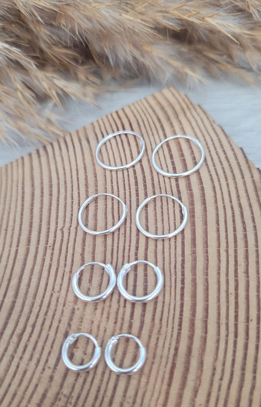 Sterling silver hoops / Small hoops / Hugges / Hoops / Small hoops / Minimalist / Simple / Gift