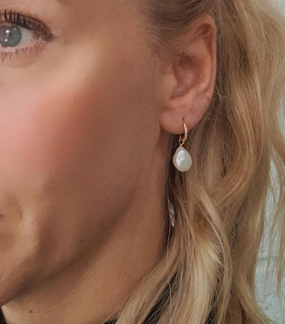 Fresh water pearl earrings / 18k gold plated / Wedding jewellery / Gift / Minimal / Pearl / Drop earrings