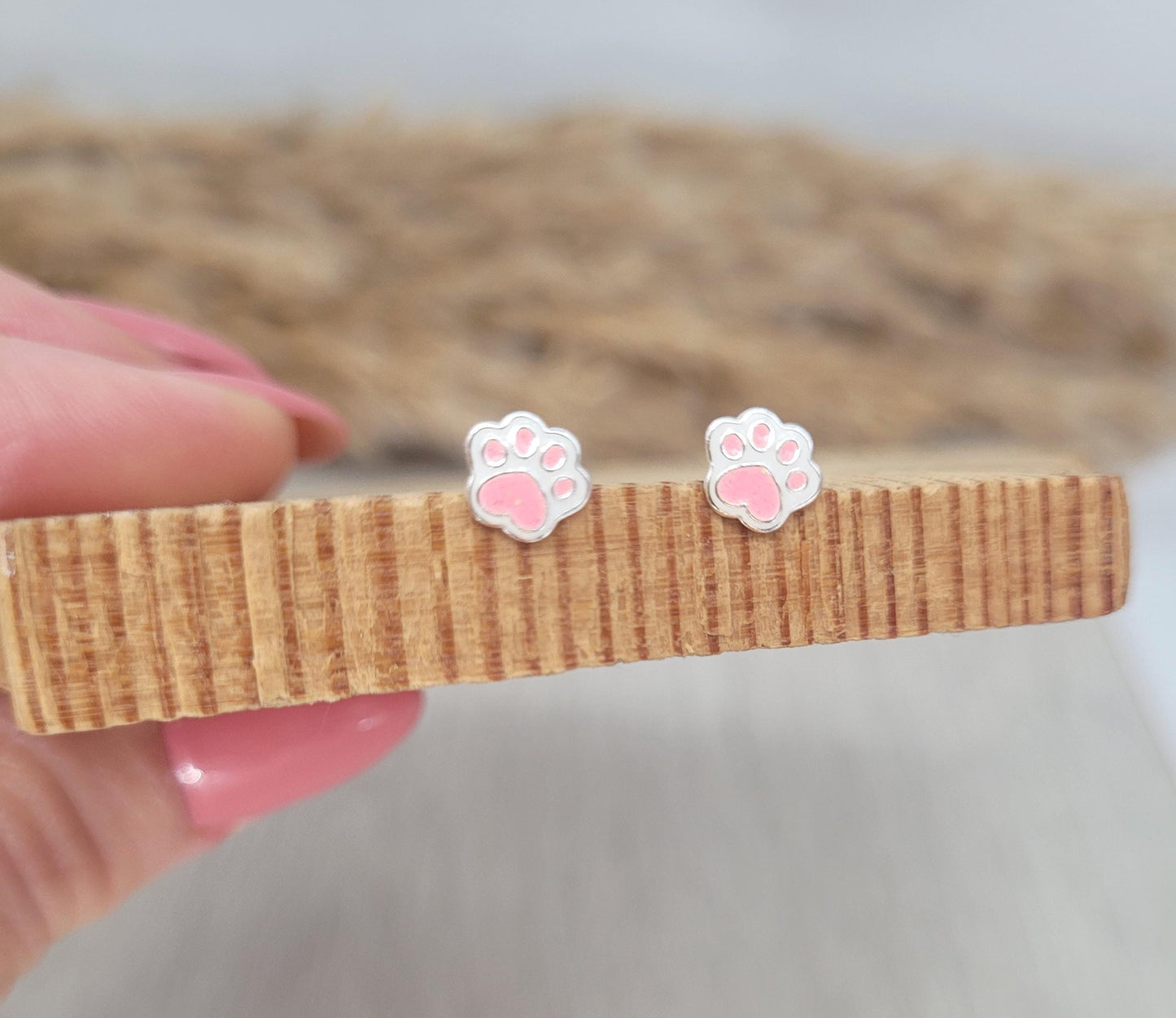 Dog paw stud earrings / Studs / Silver / Girls gift / Animal / Dainty / Birthday / Minimal / Minimalist