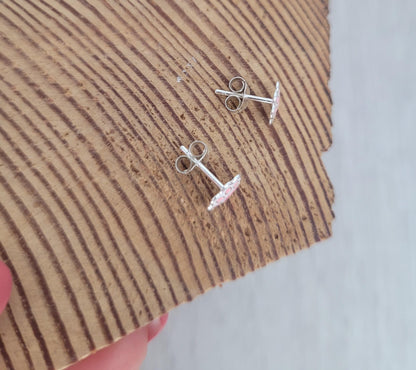 Dog paw stud earrings / Studs / Silver / Girls gift / Animal / Dainty / Birthday / Minimal / Minimalist