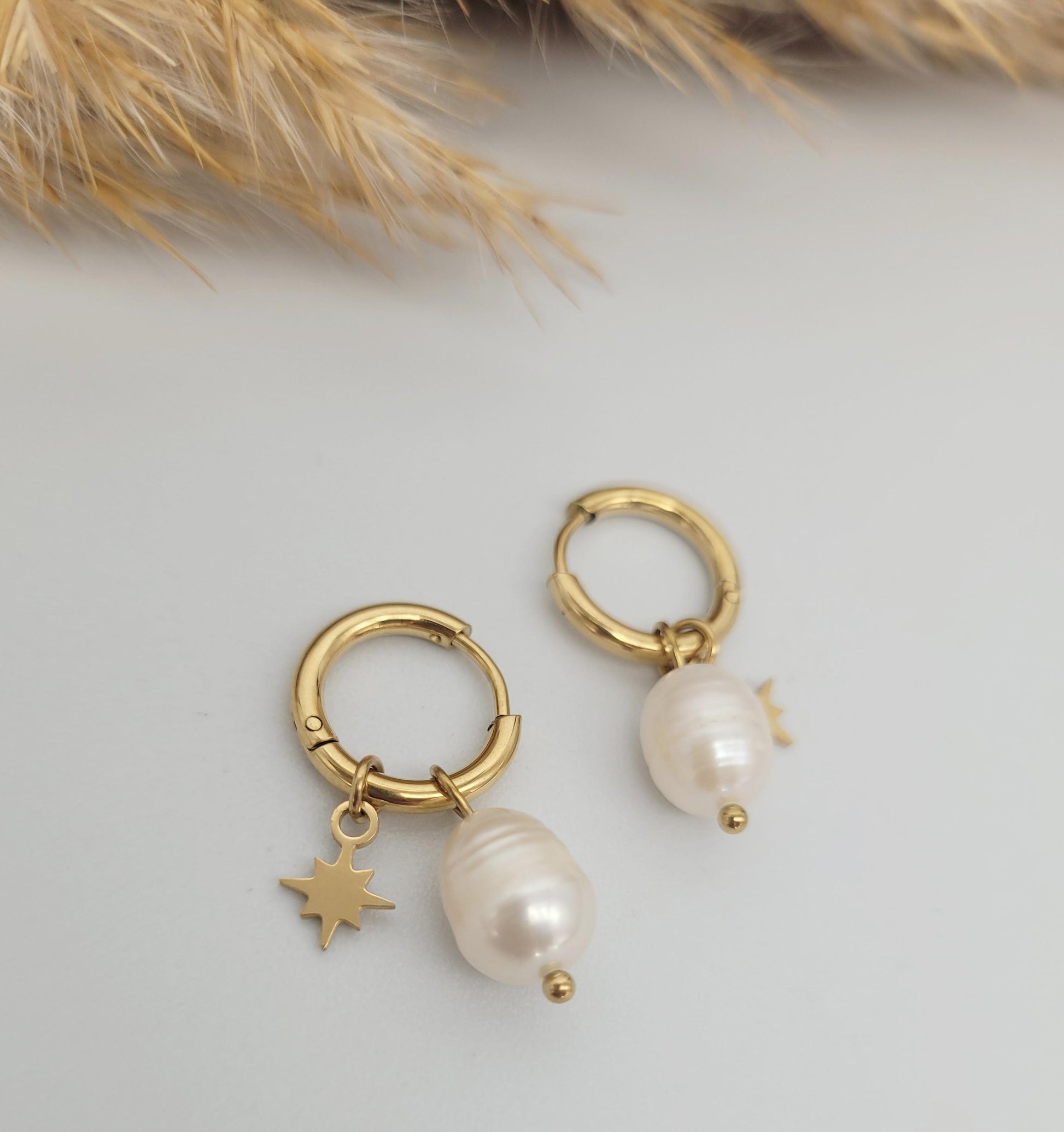 Gold huggie hoops / Moon earrings / Star / Hoops / 18k Gold plated / Gift / Cute / Wedding / Bridesmaid / Boho / Ethnic style / Birthday