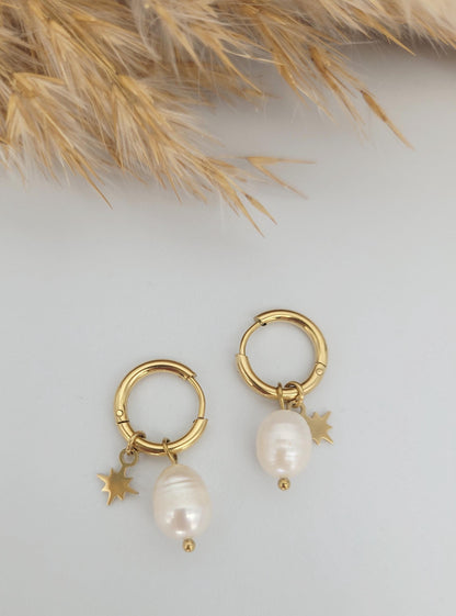 Gold huggie hoops / Moon earrings / Star / Hoops / 18k Gold plated / Gift / Cute / Wedding / Bridesmaid / Boho / Ethnic style / Birthday