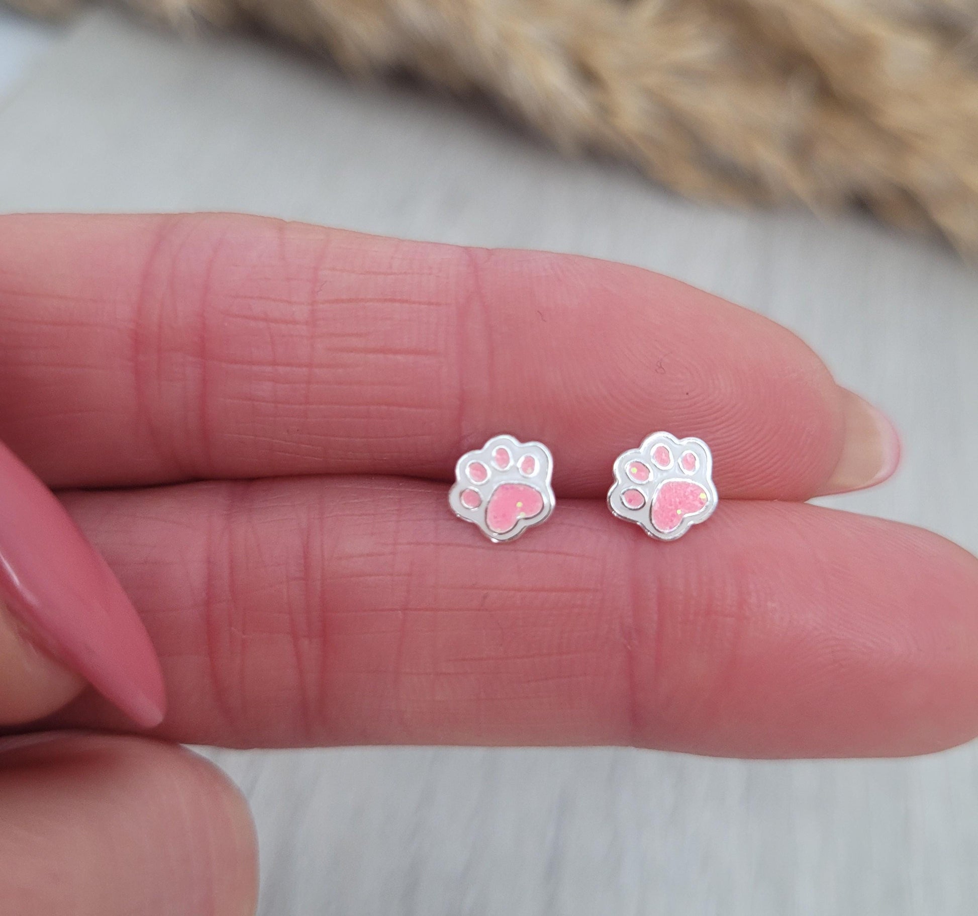 Dog paw stud earrings / Studs / Silver / Girls gift / Animal / Dainty / Birthday / Minimal / Minimalist