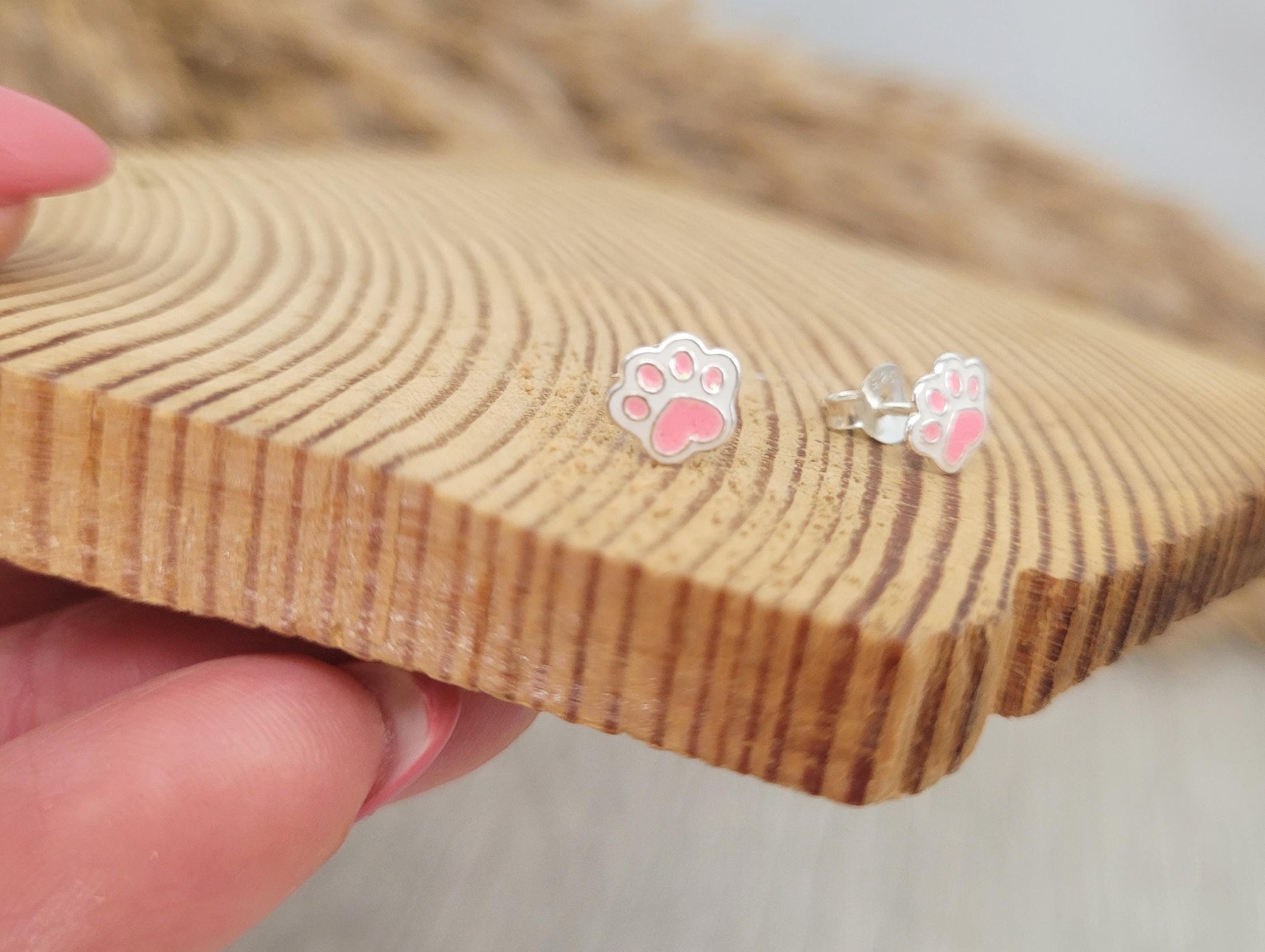 Dog paw stud earrings / Studs / Silver / Girls gift / Animal / Dainty / Birthday / Minimal / Minimalist
