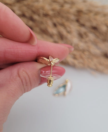 18k gold plated leaf studs / Wedding jewellery / Bridesmaid / Gold studs / Gift / Minimal / Pretty